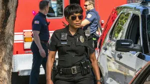 911 служба спасения 3 сезон 1 серия — кадр